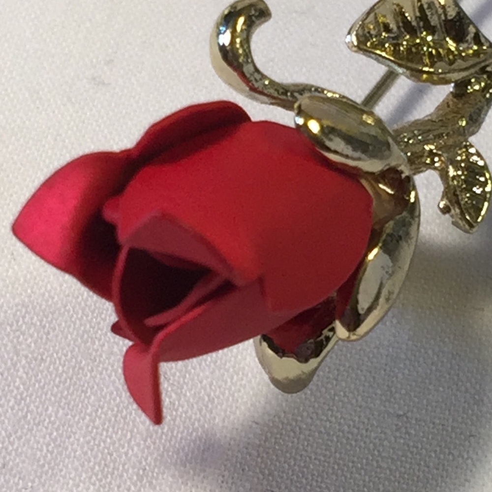 red rose brooch - Picture 2 of 3
